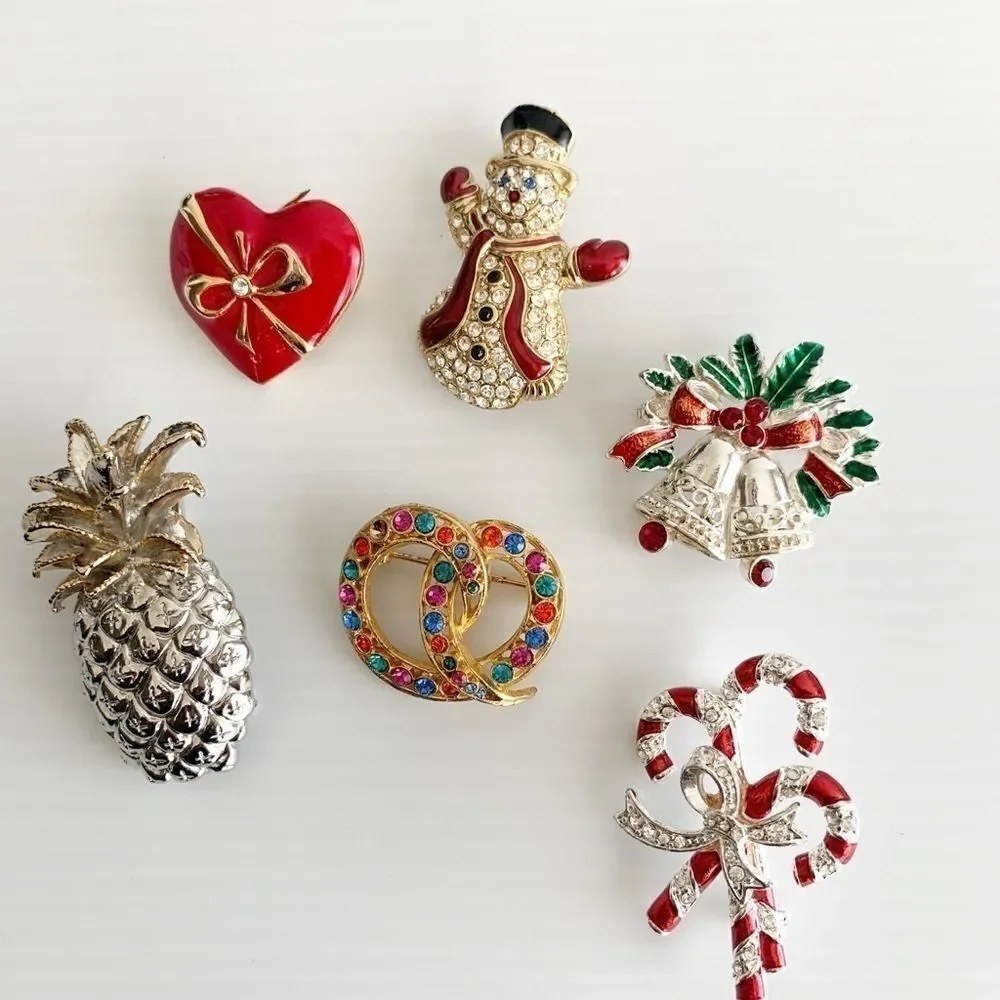Lot of 6 Brooches [Holiday Theme]